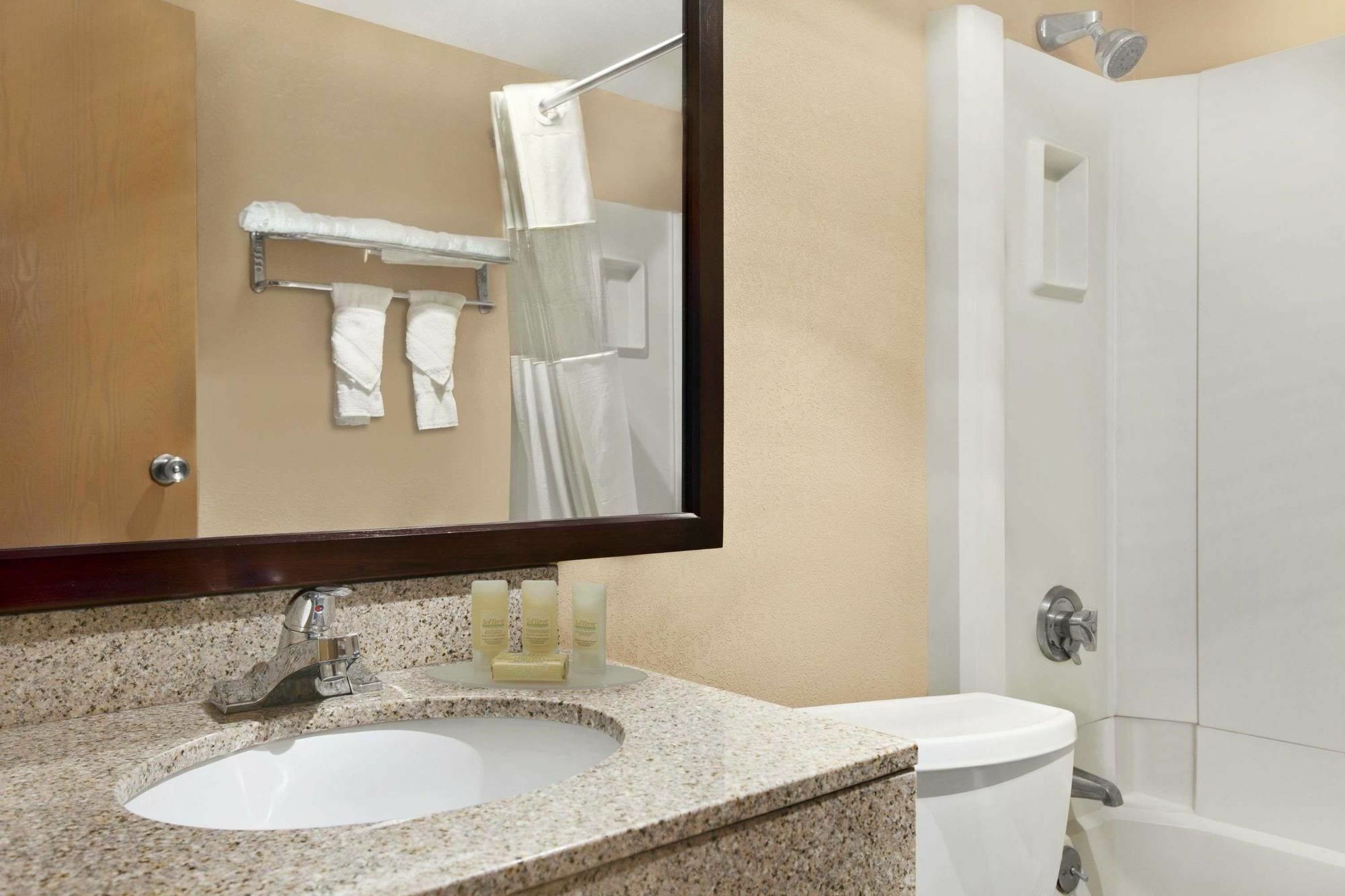 Quality Inn & Suites Cincinnati Eksteriør bilde